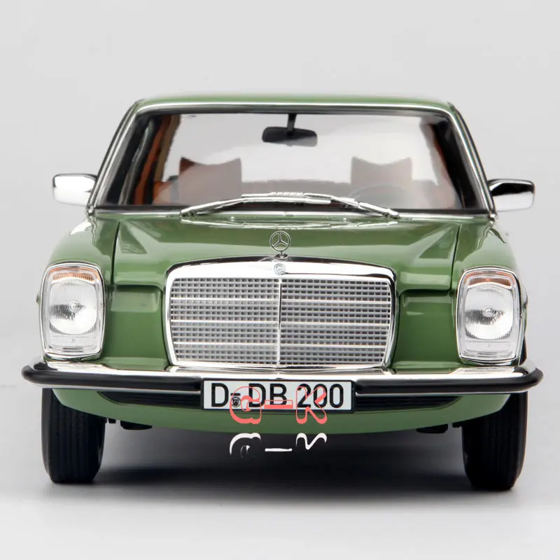 NOREV 1/18 - MERCEDES-BENZ 200 (W115) 2nd Series - 1973 