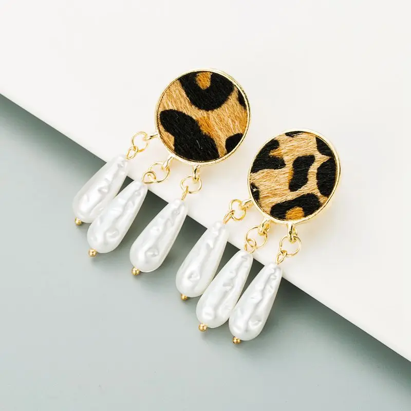 

Новые Сексуальные леопардовые тканевые жемчужные серьги с кисточками для женщин в богемном стиле ручной работы подвесные Короткие вечерние модные ювелирные изделия аксессуары