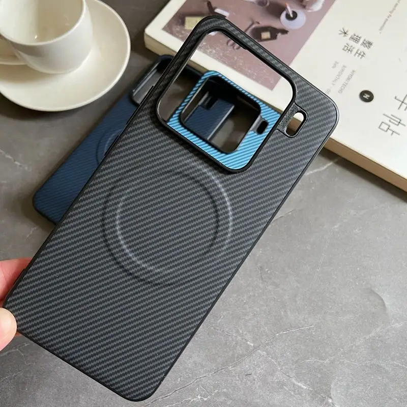 Carbon Fiber Design Magnetic Protective Silicone Back Cover Case