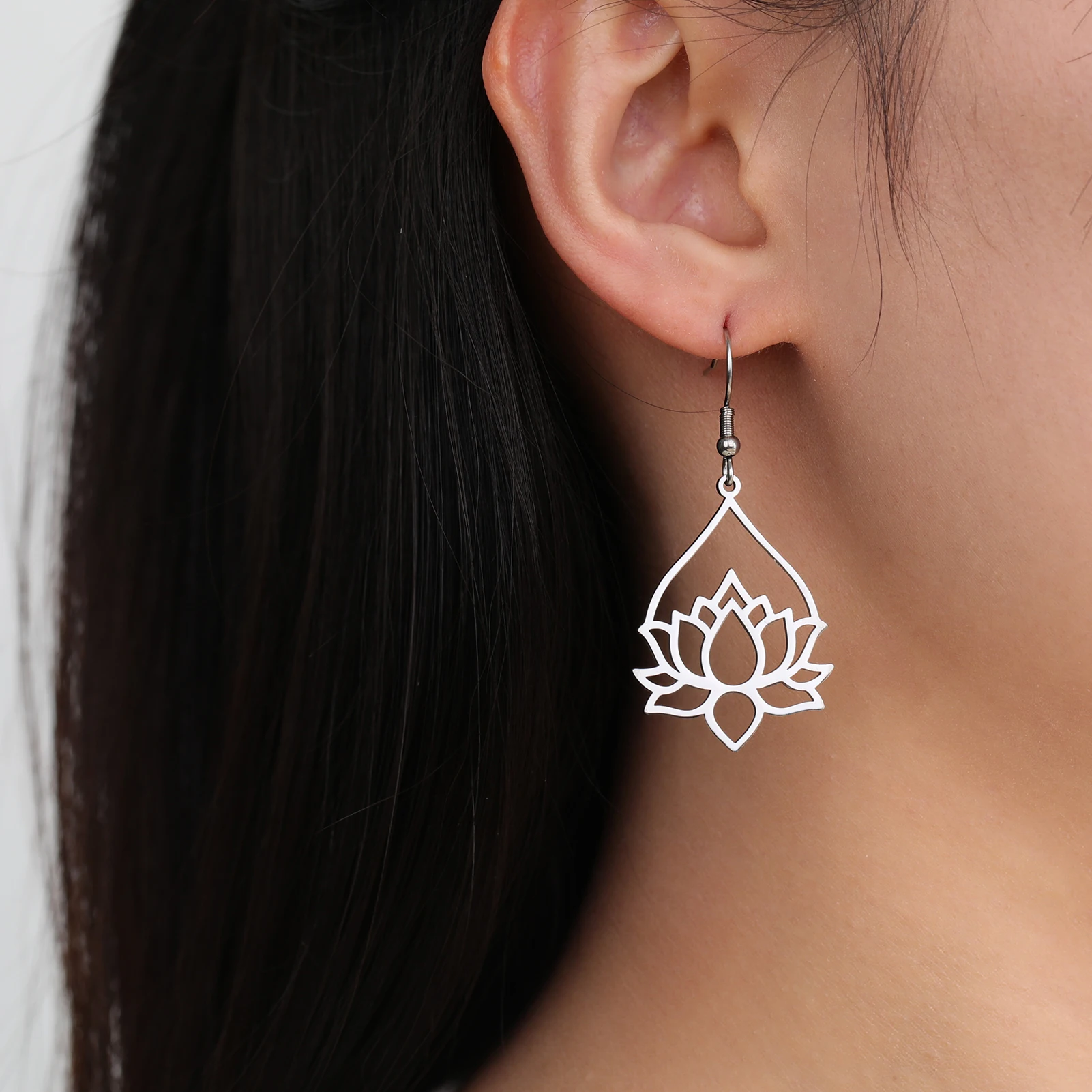 TEAMER Rvs Lotus Bloem Dangle Oorbellen Bohemian Drop