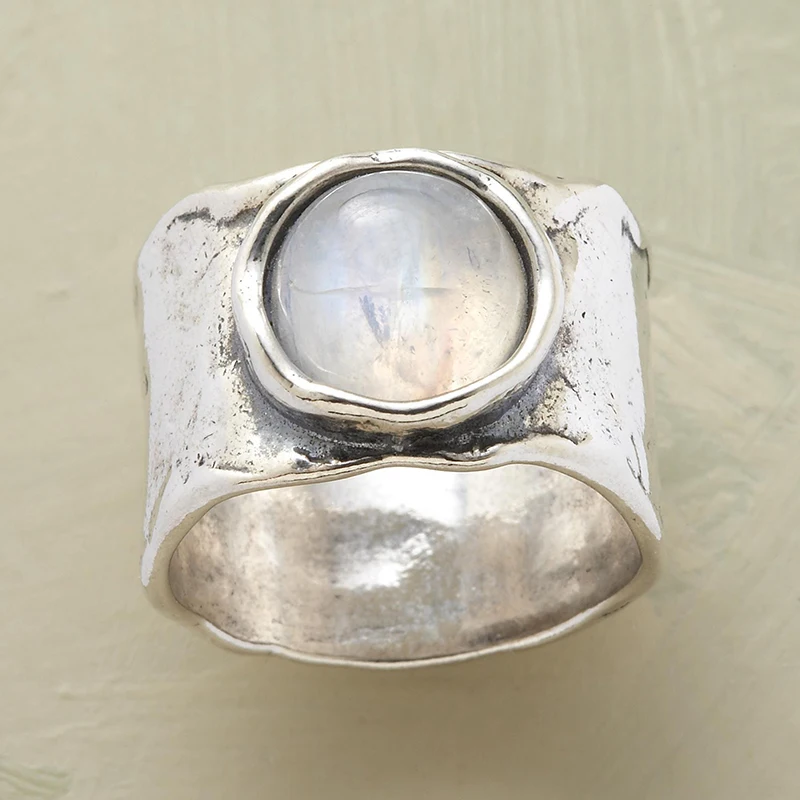 

2024 Vintage Imitation Moonstone Rings for Women Jewelry Accessories Anniversary Party Gift Fashion Wide Geometric Rings