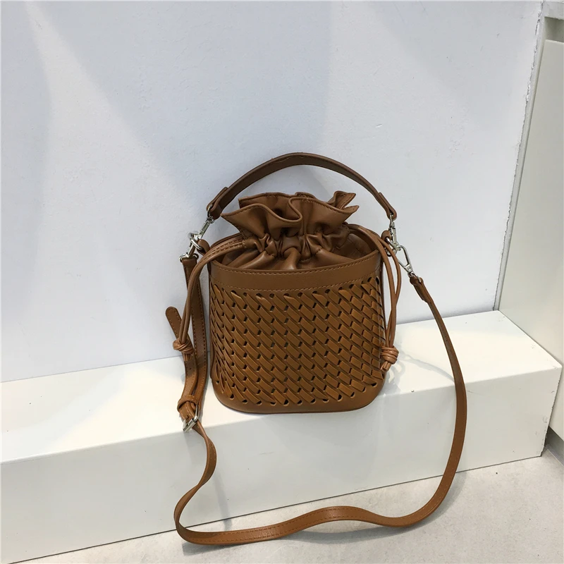 Women's new 2025 messenger Handbag shoulder hollow woven bag summer bucket Casual Inner Fabric Shopping Bag