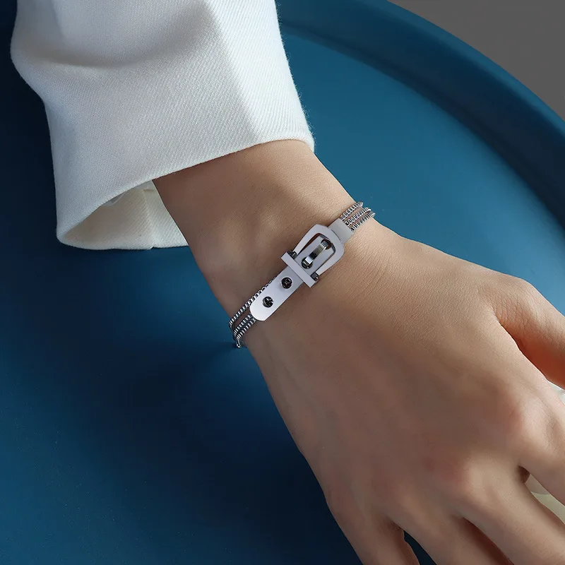 ENGBROX★ITZY RIA着用★luv bracelet luv bracelet - ENGBROX | 60% - Asian Fashion Online Store