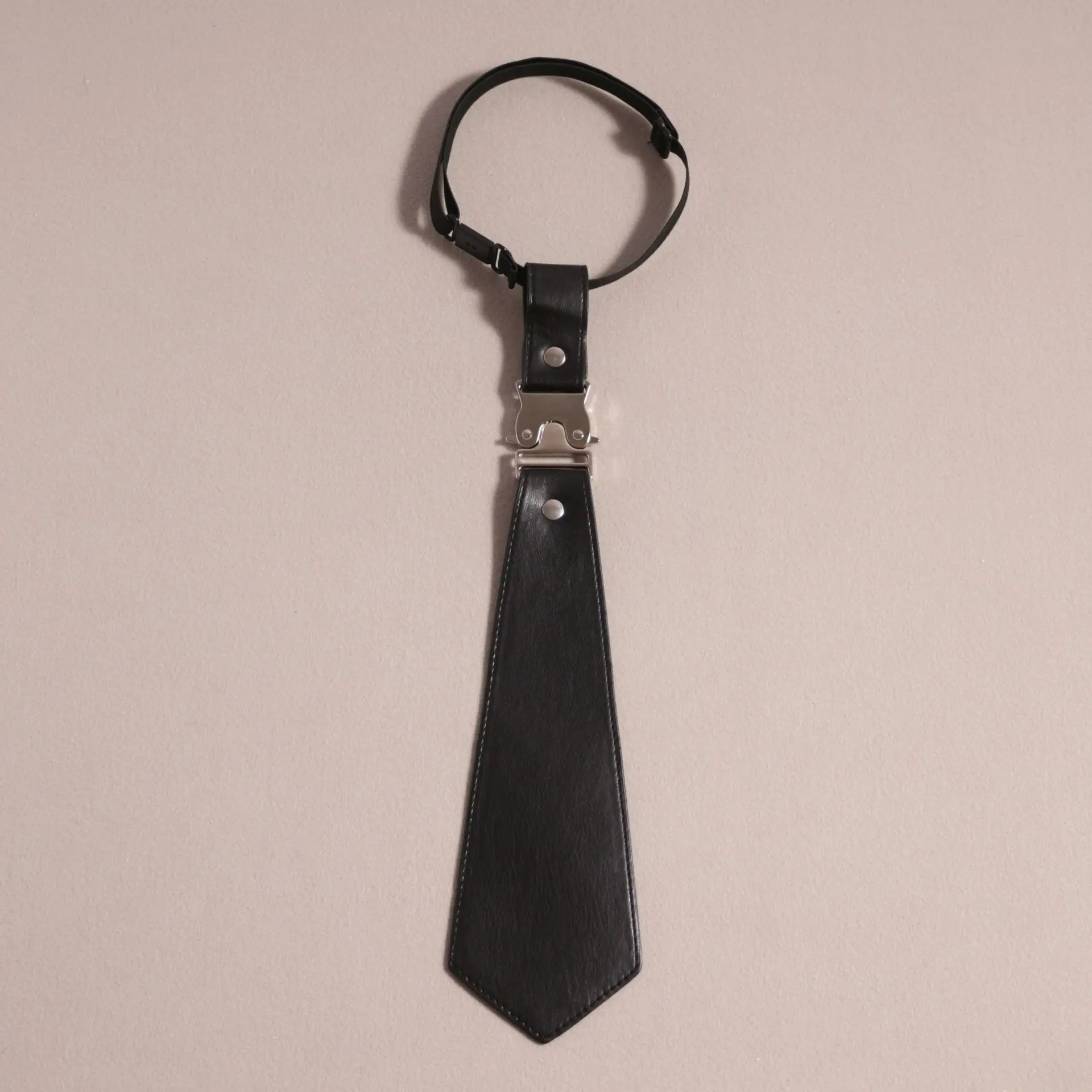 Модный новый черный галстук из