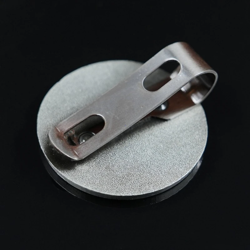 Clip per visiera di San Cristoforo per auto in metallo Amuleto di San Cristoforo Talismano di sicurezza Accessori auto Regalo per famiglie di conducenti - immagine 5