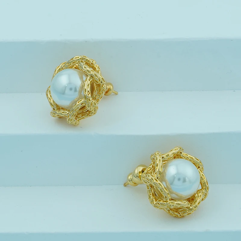 Korean Style Light Luxury Stud Pearls Earrings for Women Jewellery Metal Jewelry Party Gifts