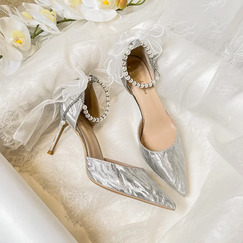 

New high-heeled shoes with pointed Baotou hollow pearl buckle with fashion bride bridesmaid wedding shoes women's sandals.