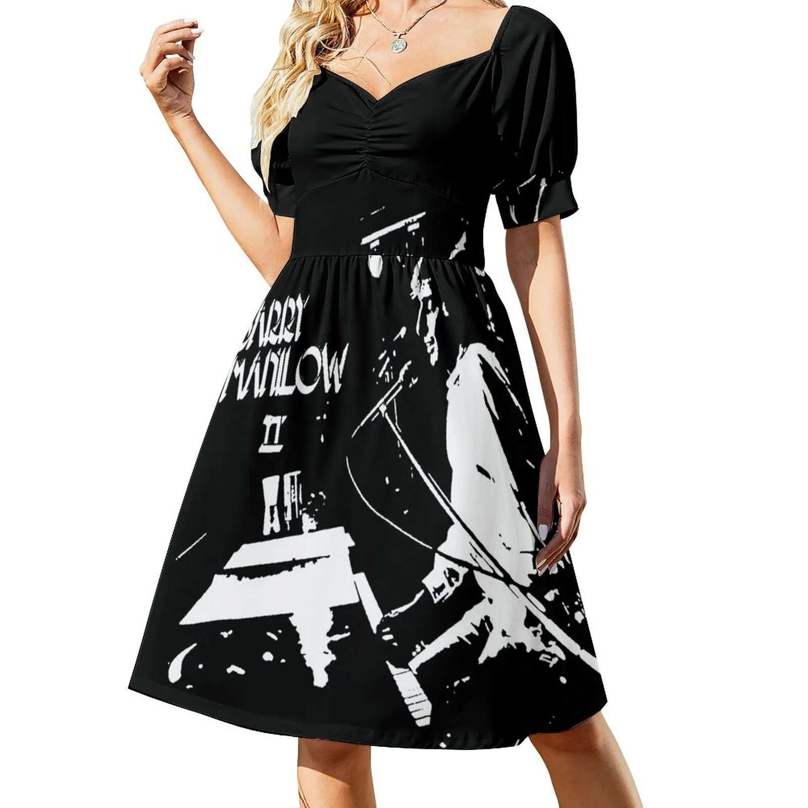 thumbnail image 1 of El vestido blanco de Barry Mannilaw luce mangas cortas. Ropa femenina. Vestidos., 1 of 7