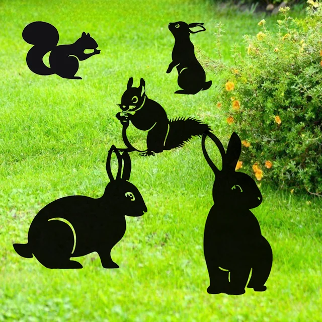 Rabbit/Squirrel Figurines Hollow Dust Proof Wrought Iron Realistic Rabbits Art Sculpture for Garden Party Decor Metal Home Yard