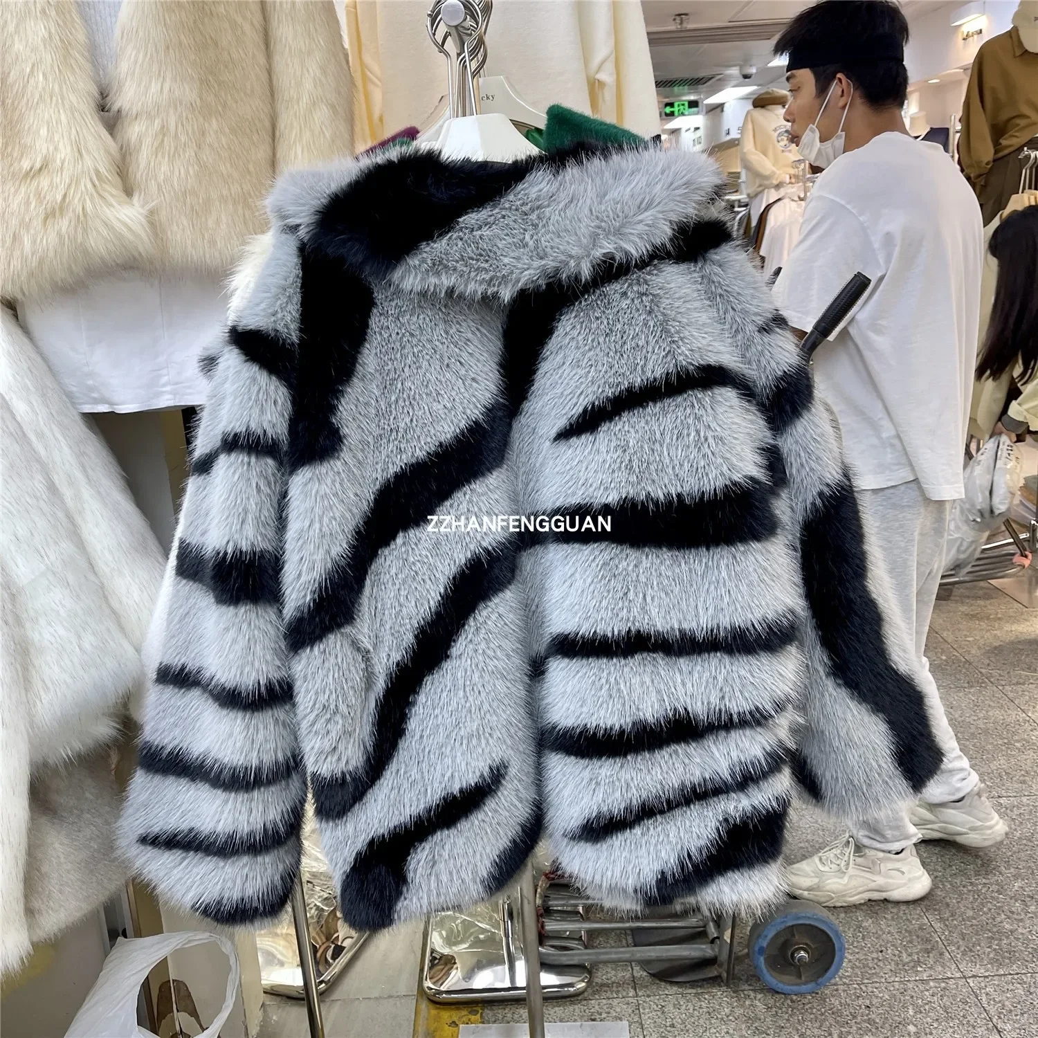 Winter Vintage Lapel Zebra Fur Coat Thick Warm Faux Fur Tops Fashion High Street Short Outerwear Full Sleeve Jacktes for Women