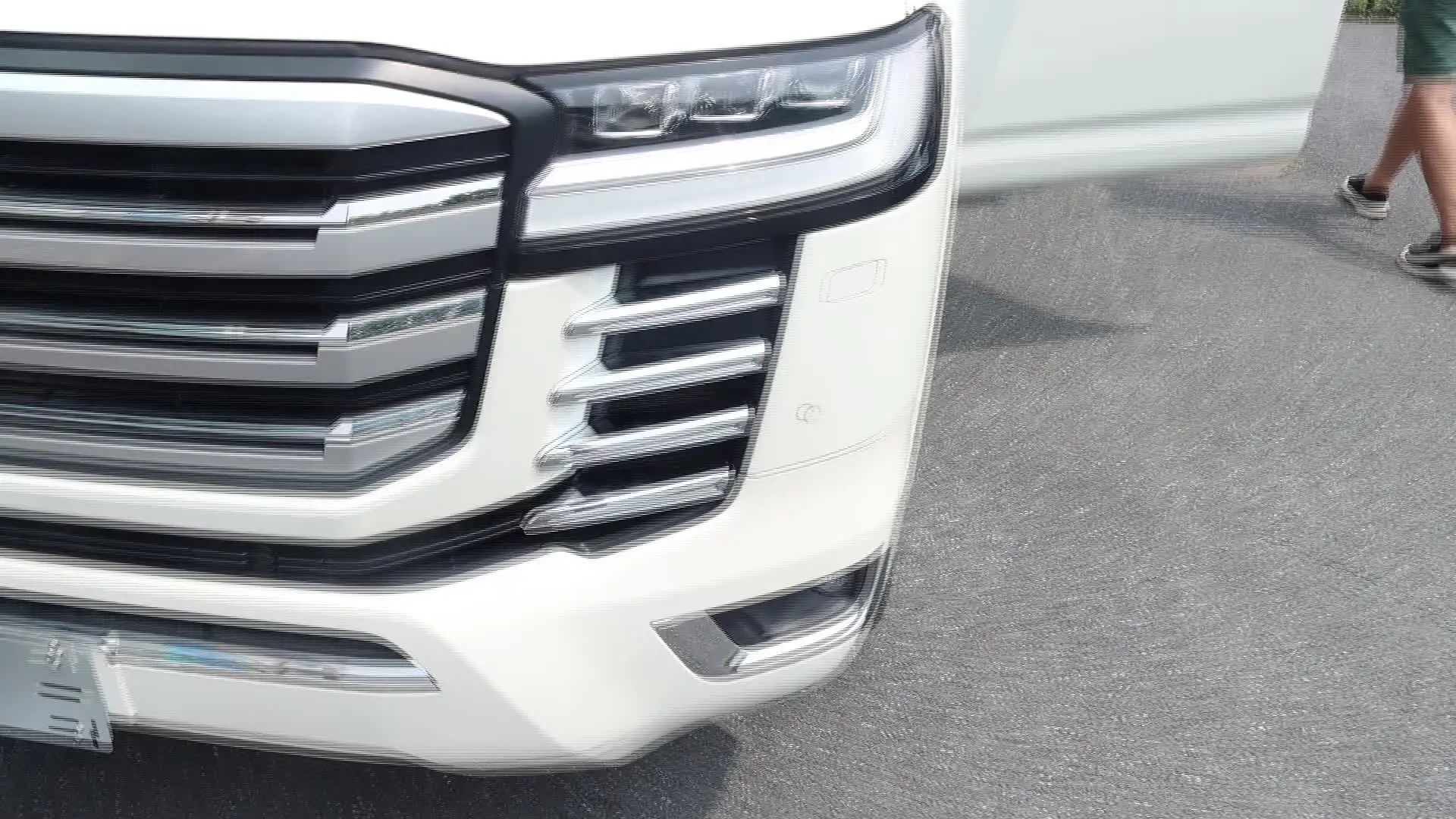 フロントグリルバンパー高光沢クロームトヨタランドクルーザー300