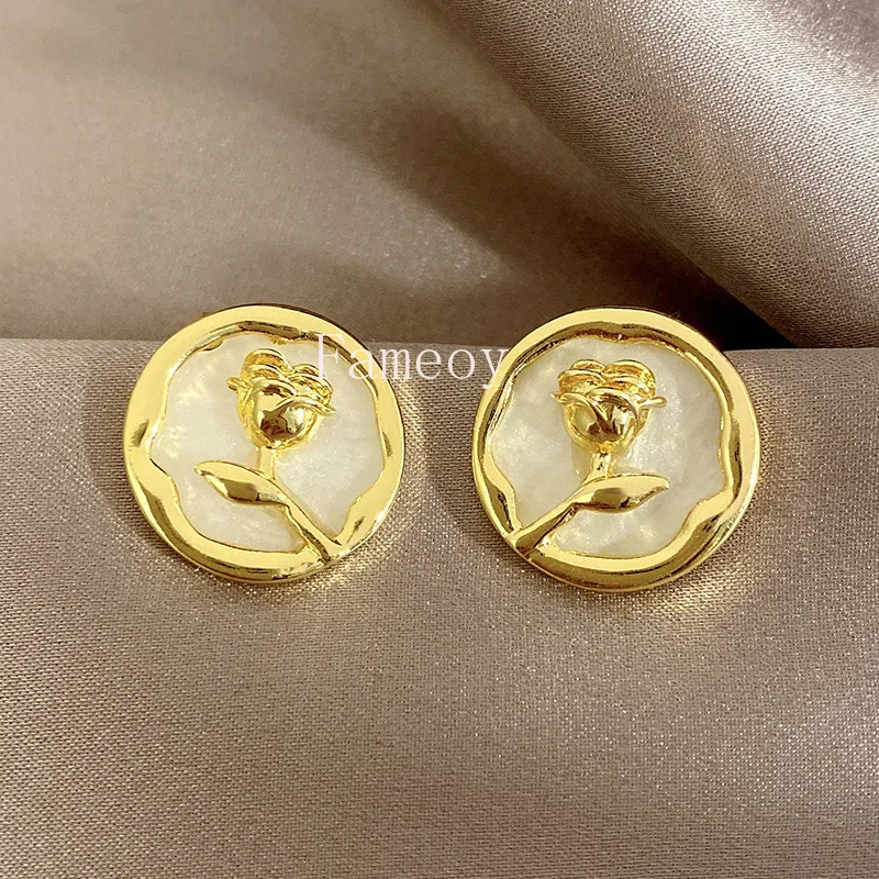 2024 Fashion New Simulated Pearl Inlaid Round Women's Earrings
