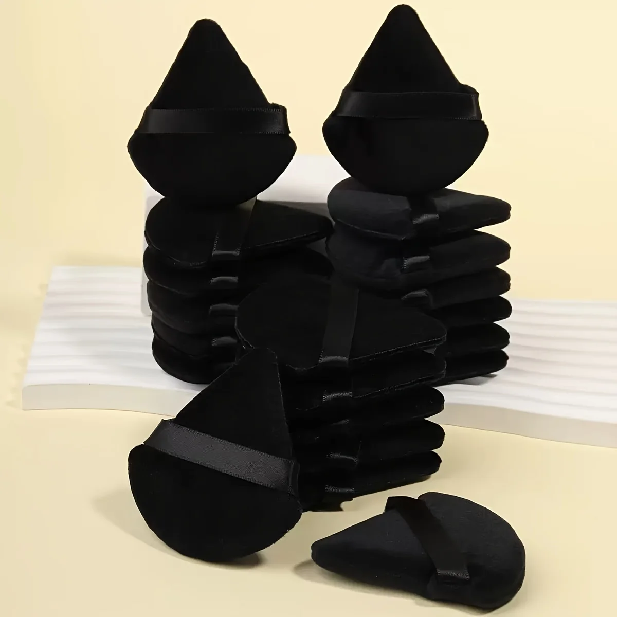 21개 파우더 퍼프 - 루즈 파우더 및 프레스드 파우더용 삼각형 플로킹 스펀지, 얼굴/몸용 재사용 가능한 메이크업 도구(저자극성)