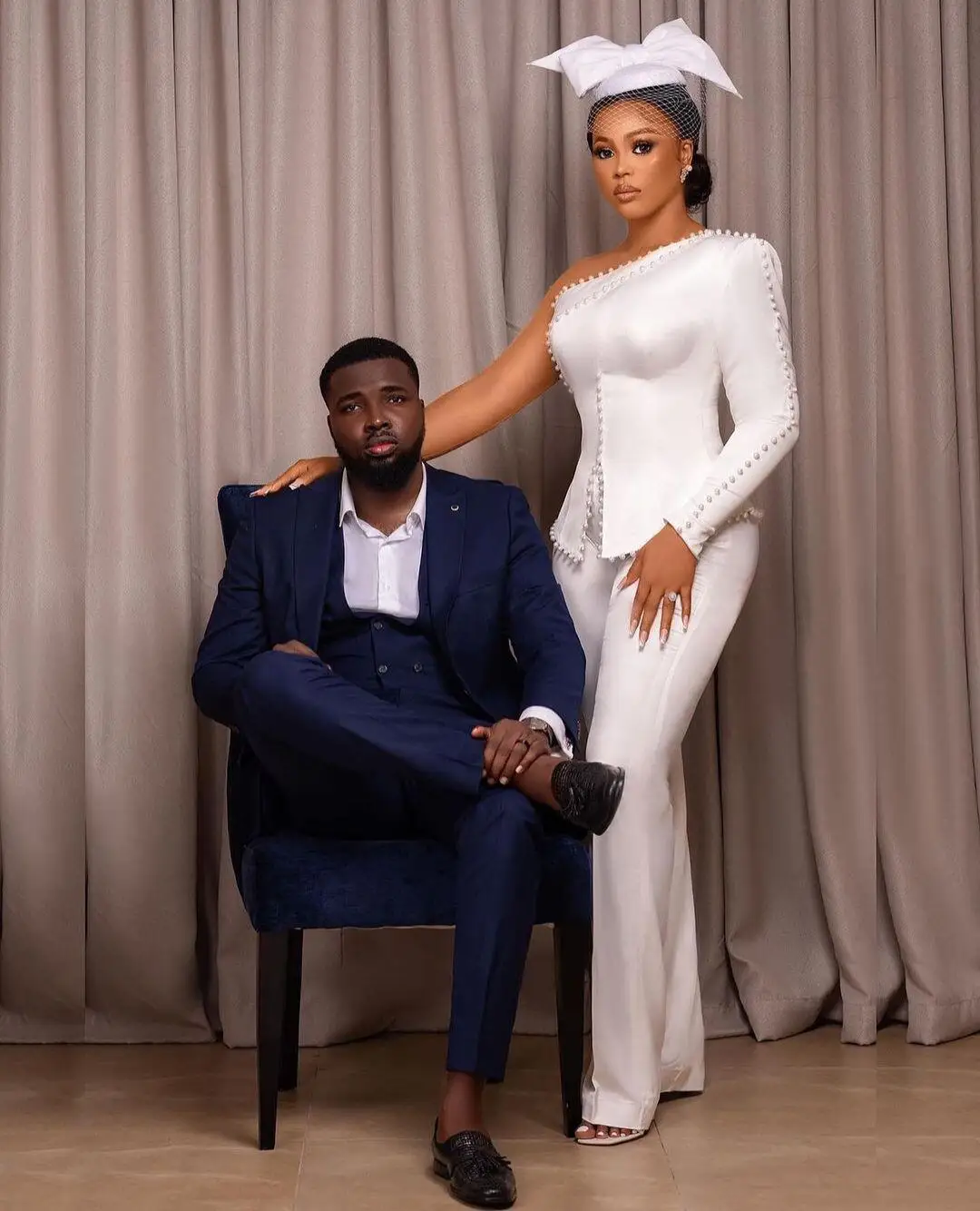 Fashion Wedding Suits For Women One-Shoulder Lady Set Slim Fit Long Sleeves Pearls 2 Pcs Coat Pants Prom Party Custom Made