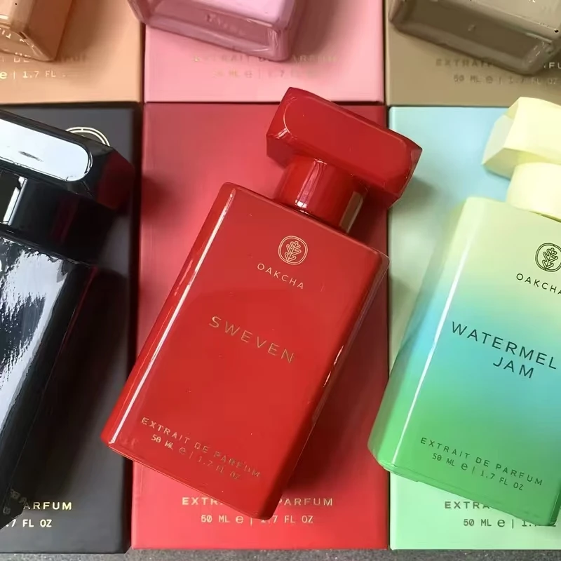 OAKCHA SWEVEN perfume is a fragrant and rich oriental flower fragrance. The red bottle is designed to attract the eyes with advanced design, and the fragrance lasts for a long time. It has a cool and charming imperial sister aura. mature woman 3