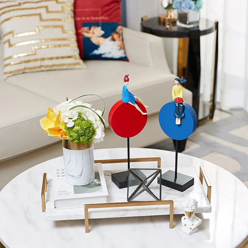 

Современные красные и синие фигурки из смолы, украшения для мужчин и женщин, офисные настольные фигурки, Ремесла, Декор для домашней гостиной