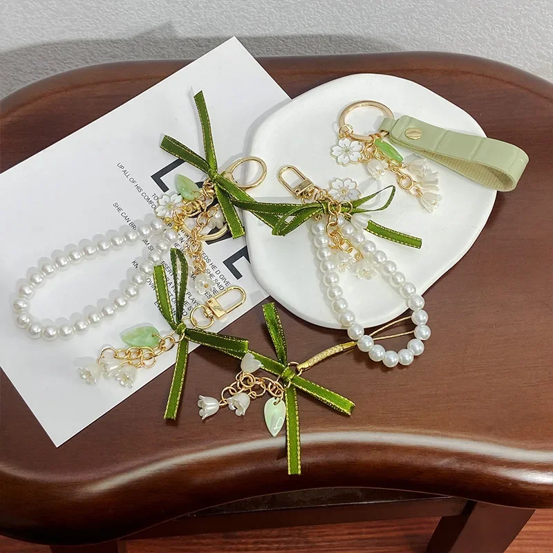 1pc Elegant Lily of The Valley Flower Keychain for Women Fashion Sweet Imitation Pearl Key Chain Car Key Chain Accessories Gift