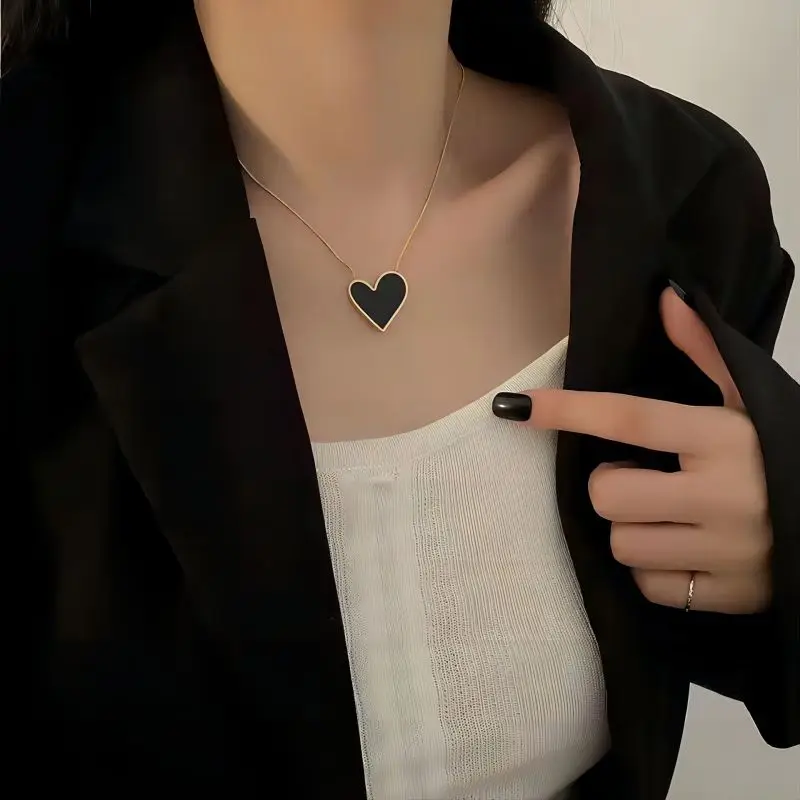 Europäische und amerikanische sexy schwarze Pfirsichherz-Anhänger-Halskette aus Edelstahl, sexy Halsketten-Accessoires für Frauen – Detail 7