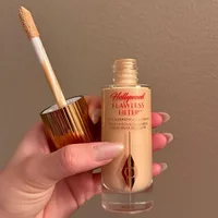 Fond de Teint Liquide CT Hollywood Starlight Beauty Flawless Filter – Éclaircissant, Illuminateur, Couvrance Légère, à Appliquer Avant le Maquillage 5