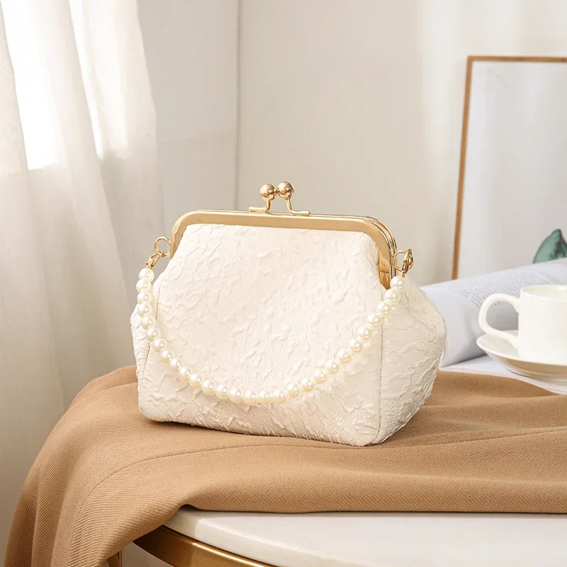 Pearl Chain Shoulder Bag New Portable Shell Clutch Mini Bag Beaded Fashion Crossbody for Women Evening Handbags Purse