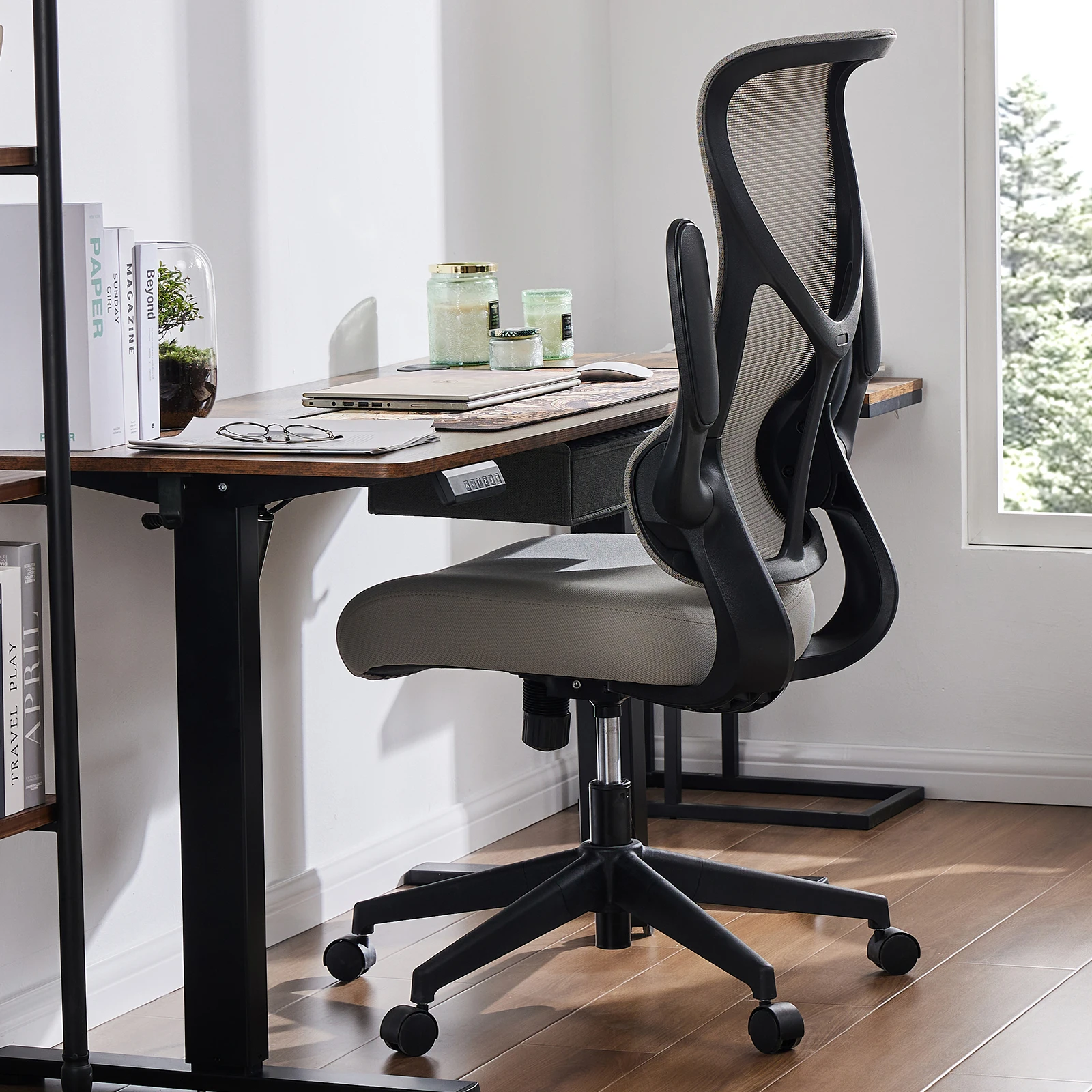 Ergonomic Computer Mesh Chair with Flip-up Armrests,Lumbar Support ...