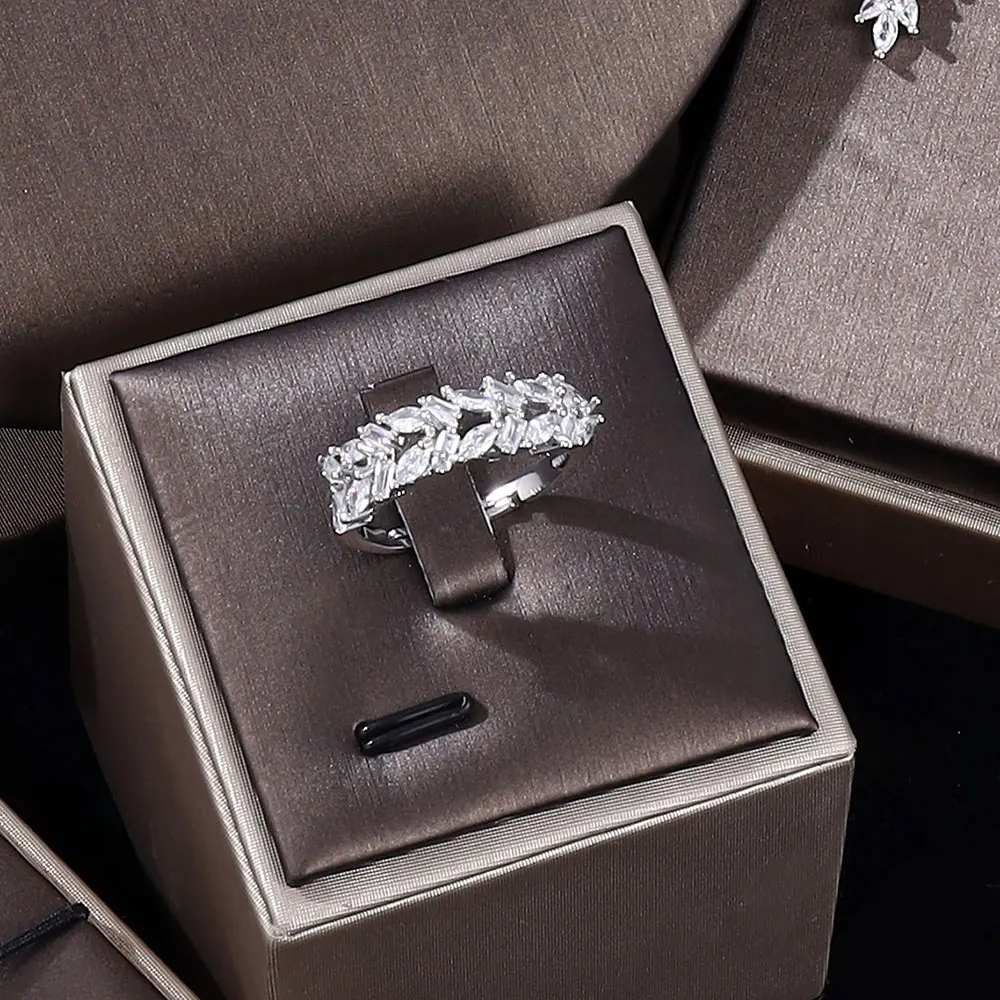 Exquisite earrings Women's wedding party accessories Zircon pendant earrings necklace set Bridal gift, best-selling in Central A