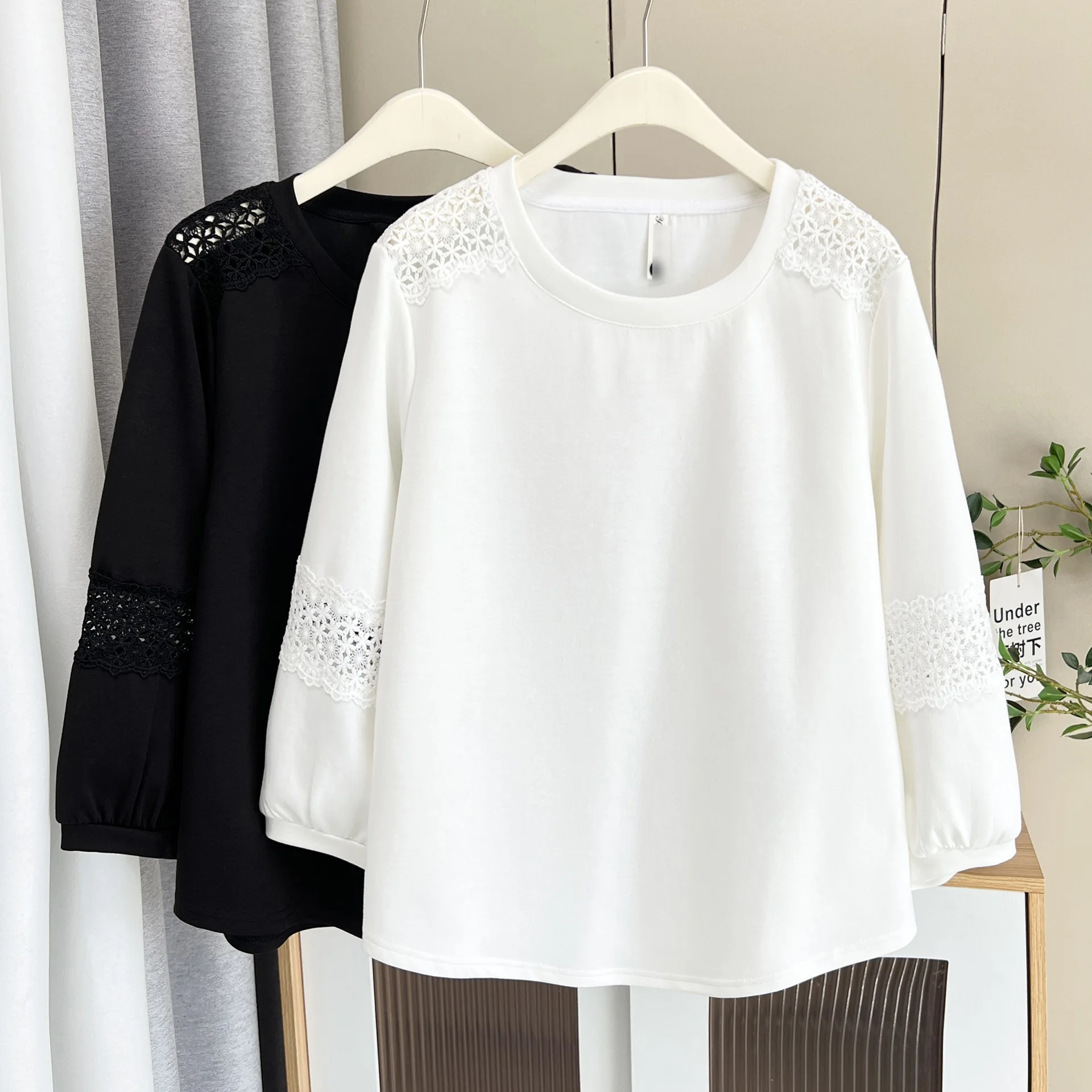 Plus Size Women's T-Shirt Autumn Fashion Lace Hollow Out Patchwork Round Neck Top 2507