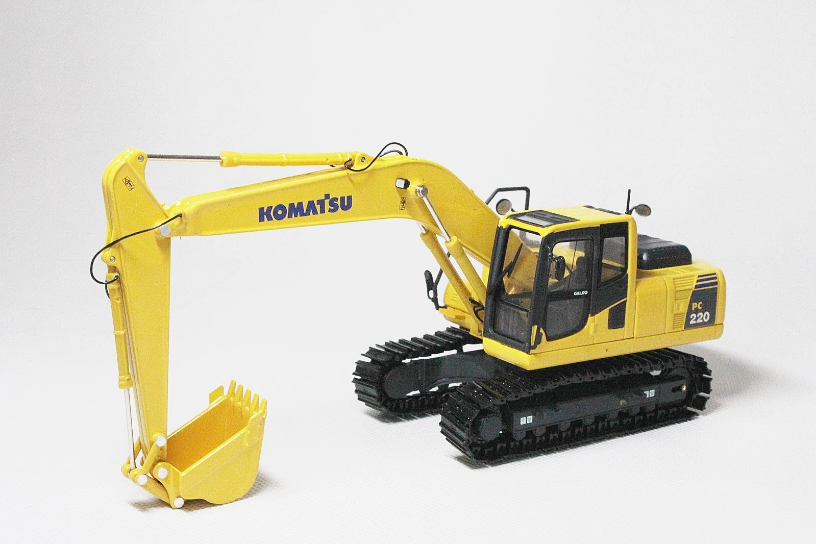 

1/50 Scale Komatsu PC220 Hydraulic Excavator Diecast Model Toy Collection