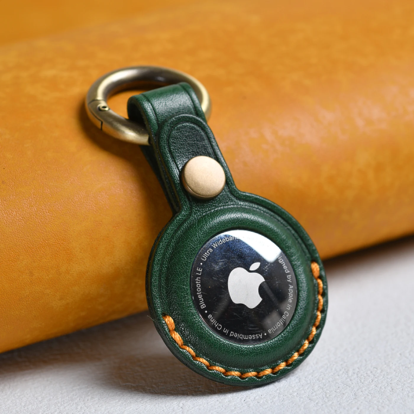 Luxury Leather Key Case with Airtag Holder – Stylish Protective Cover for Keys, Pet Collars, Luggage, and Backpacks
