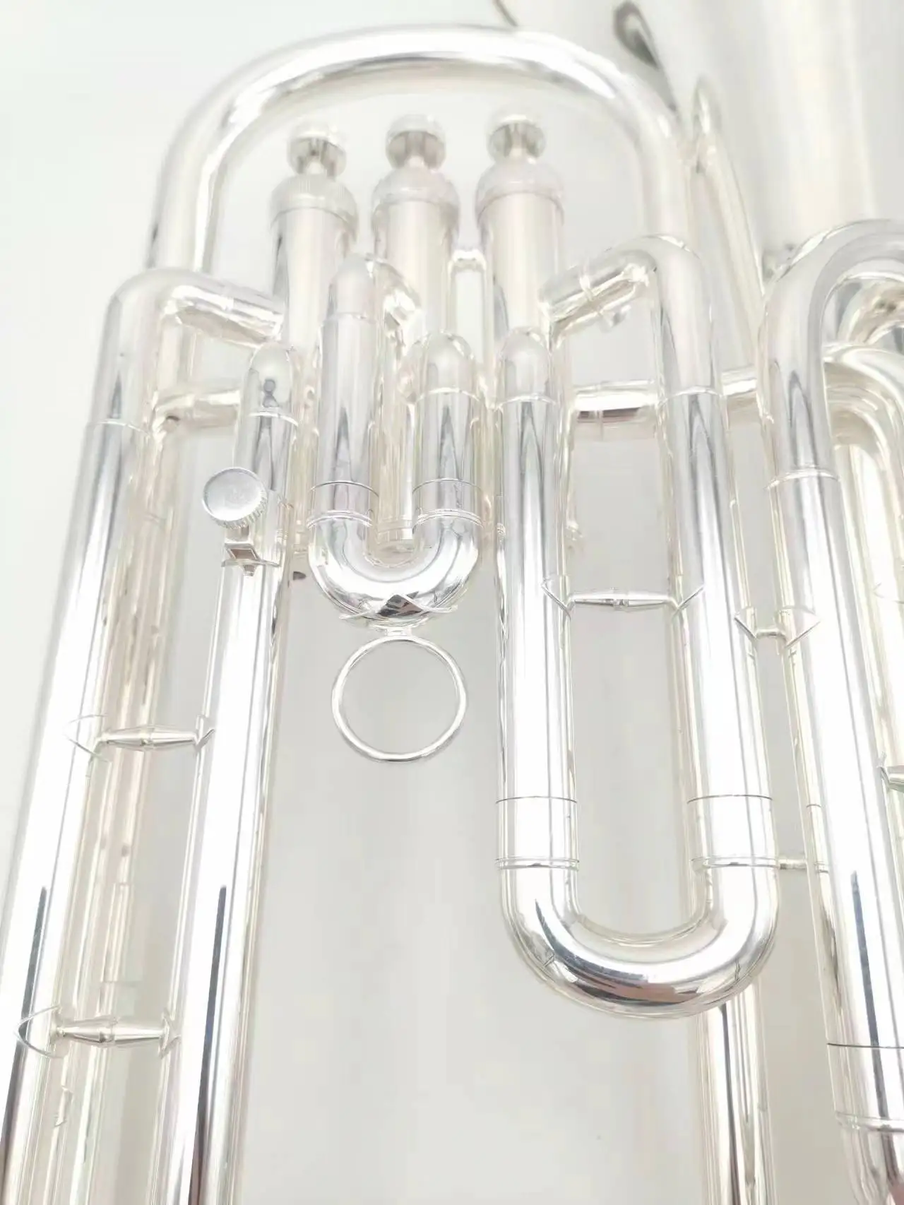 Santachi Ken tenor tenor horn/upper bass tuba hug horn flat B flat orchestra performed professionally