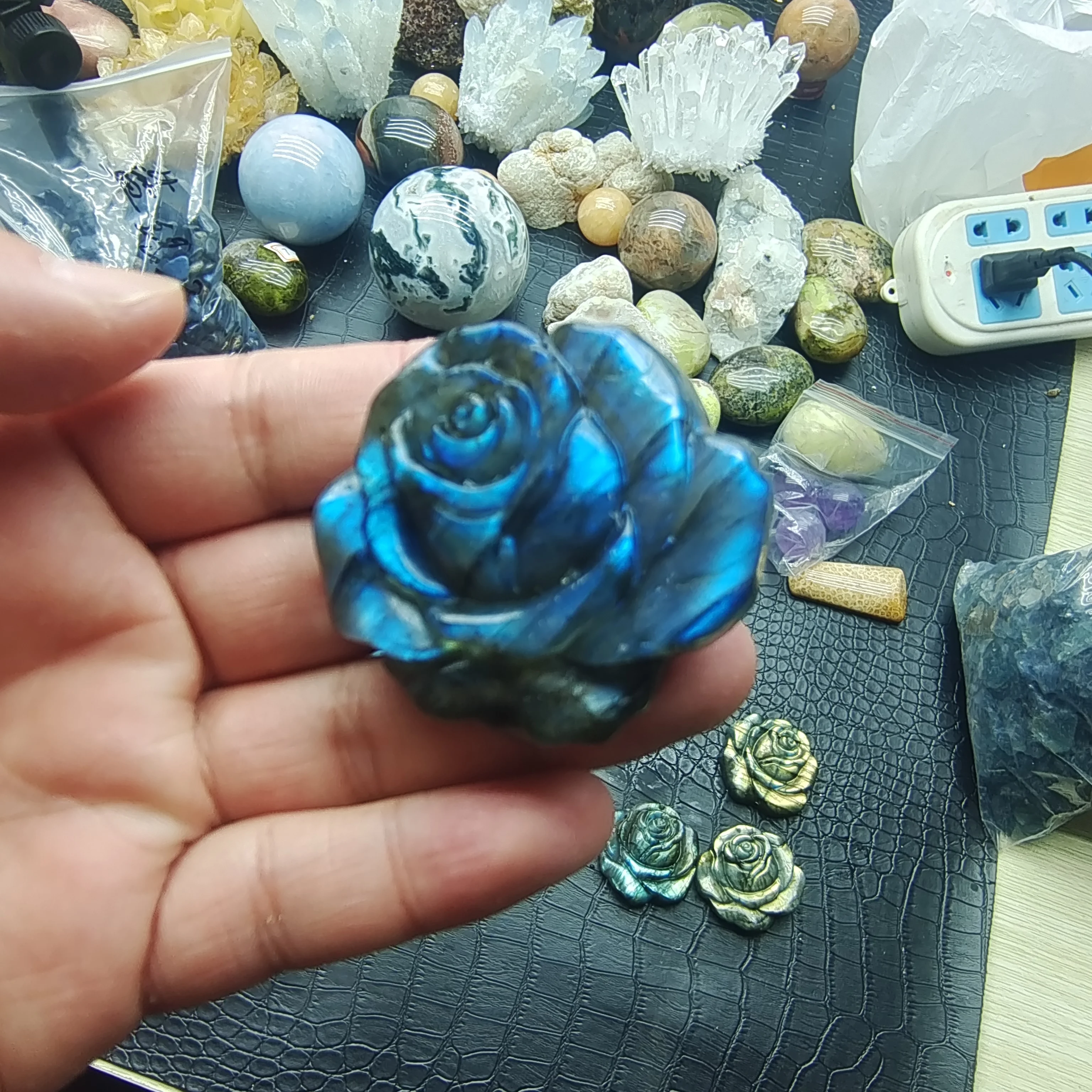 Natural Blue、yellow Labradorite Rose Flower Hand Carved Crystal Flowers  Healing Stones Decor Gifts Natural Stones Minerals 1pcs - AliExpress