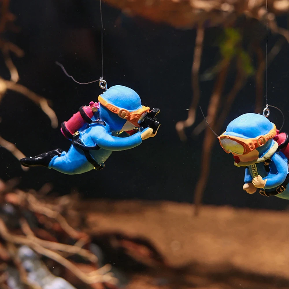 Fish Tank Ornaments 1PC Floating Diver Simulated Mini Frogman Personality Landscaping Cute Aquariums Accessory