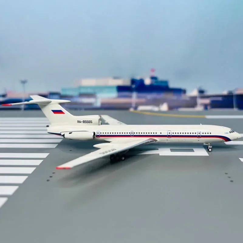 1/400 Scale Tupolev NG54009 Russian Air Force Tupolev Tu-154B-2 RA