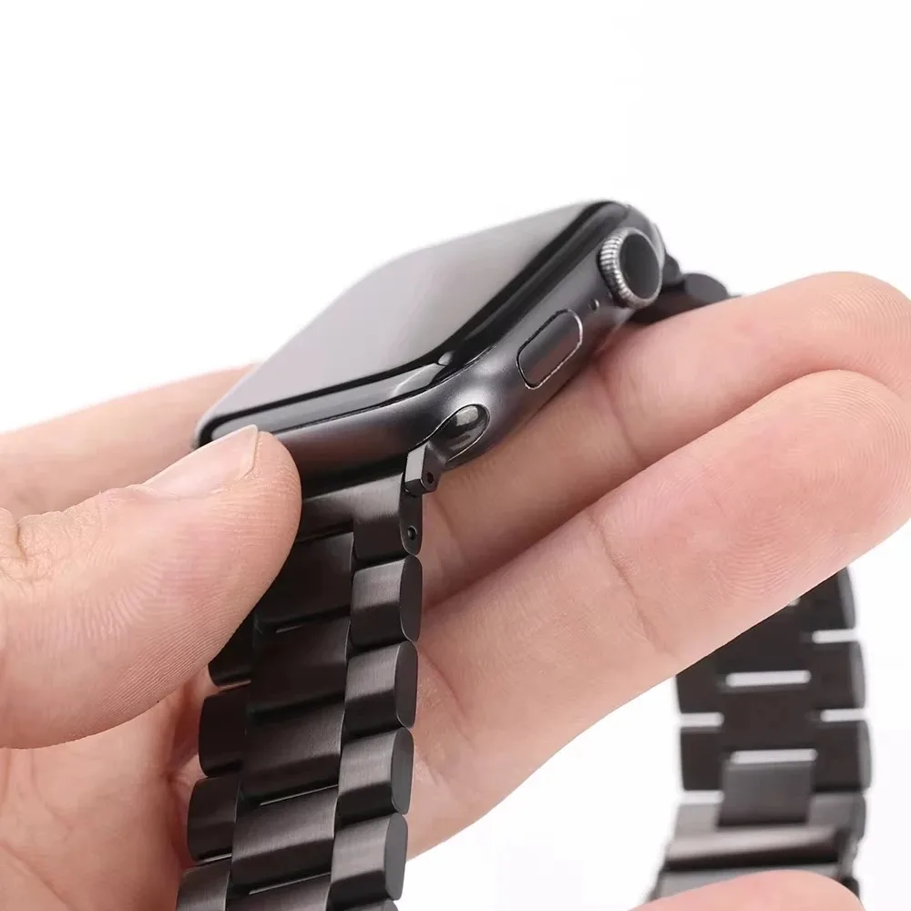 Elegant Metal Bracelet for Apple Watch - Fashionable Strap and Belt Accessory
