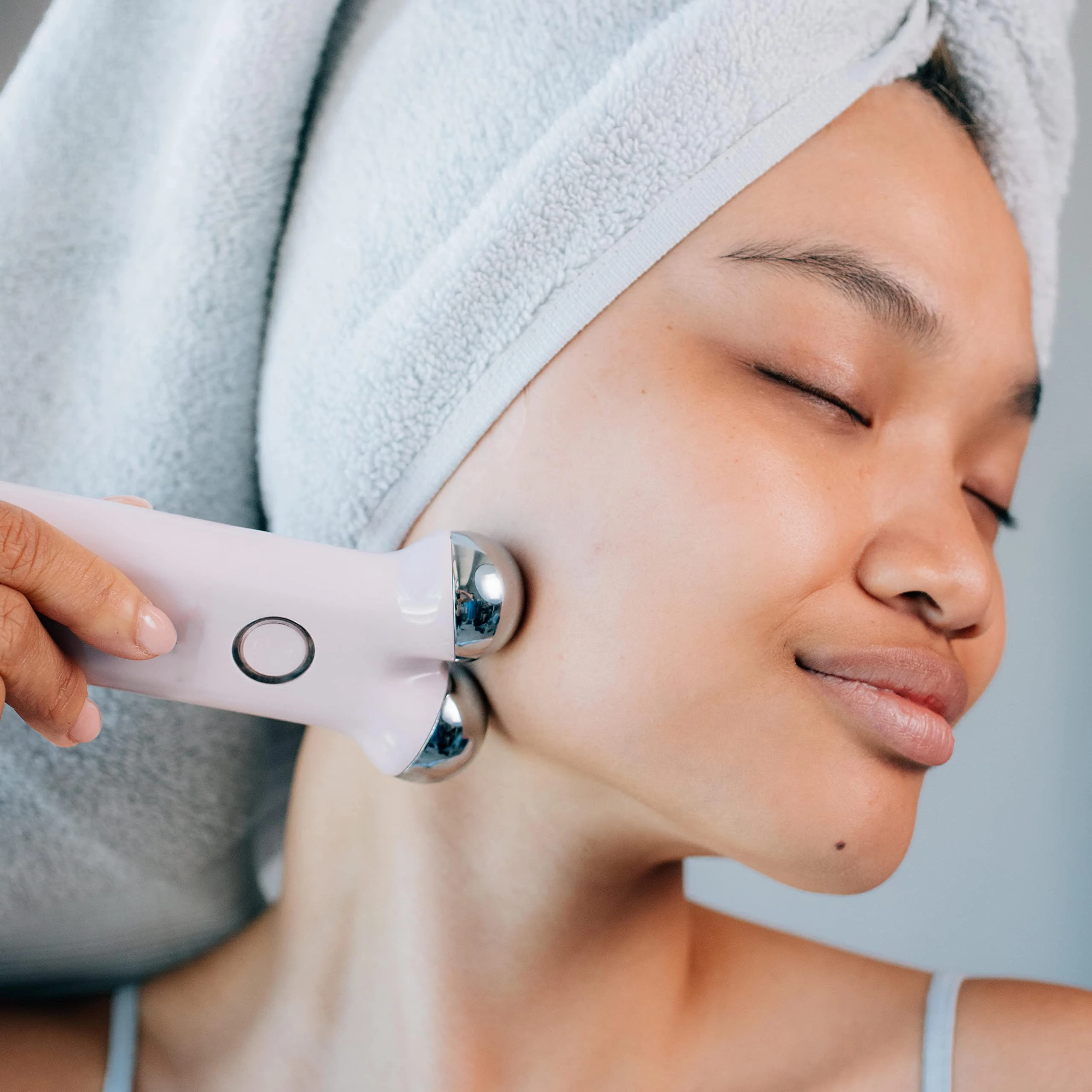 Microcurrent Facial Toning Device FACE Neck Beauty Care Roller Ball Massage Equipment