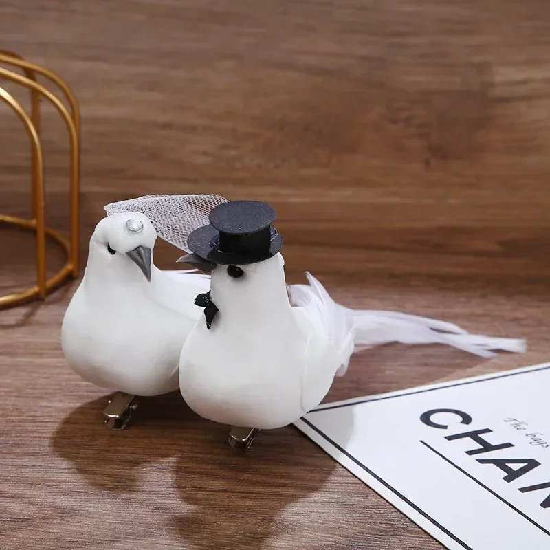 1 Pair of Simulated White Couple Pigeons Plastic Feathers Love Peace Dove Bird Simulation Statue Home Garden Hanging Ornaments