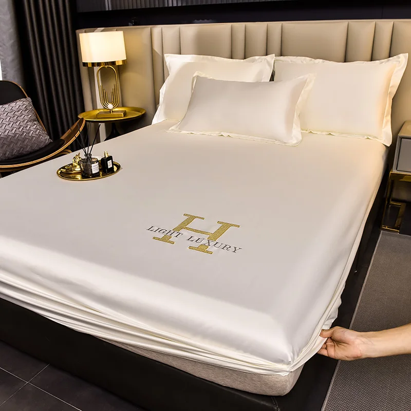 Luxury Satin Fitted Sheet with Elastic Band - Smooth, Non-Slip Bedspread