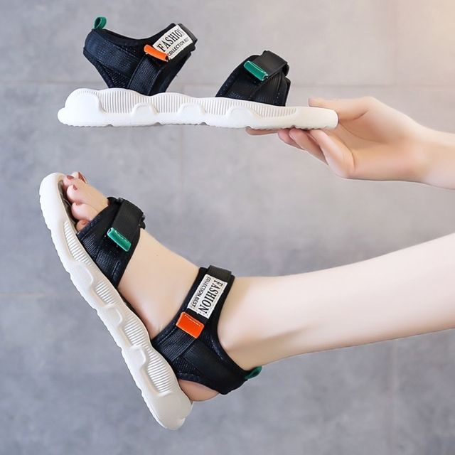 sandals in the summer of 2022 the new fashion flats fairy wind joker female student sports soft bottom beach shoes