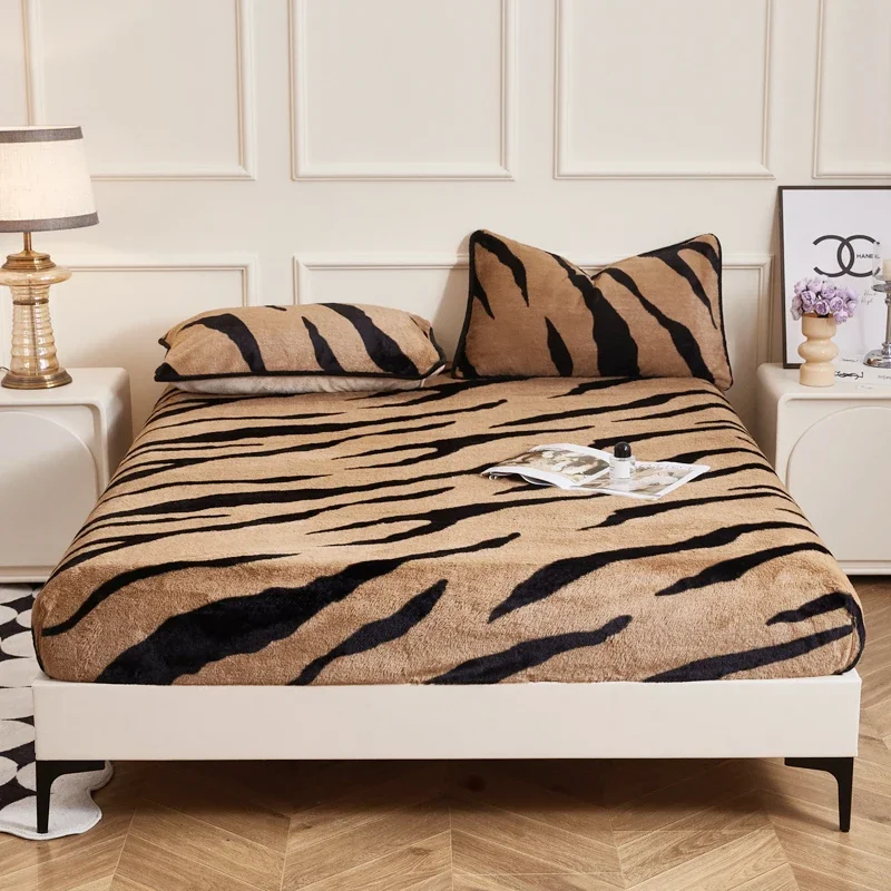 New Tiger Pattern Speed Warming High Density Rabbit Plush Fabric Sheet 360 Degree Full Wrap Side Height