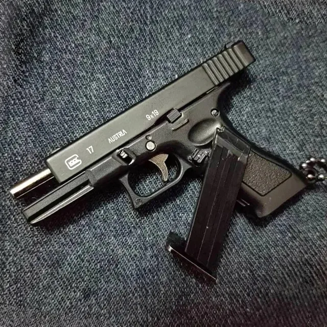 1:3 G17 Pistol Model Metal Mini Toy Gun Detachable DIY Semi-alloy Keychain Pendant Ornaments Children's Toy 6