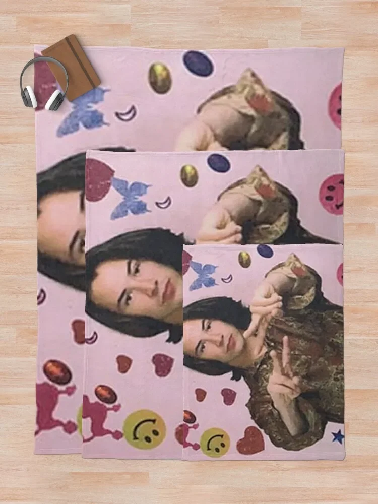 Keanu Reeves ICONIC 90 ��� �ʴ� �ű� ���ο� ���,  ķ�� ���