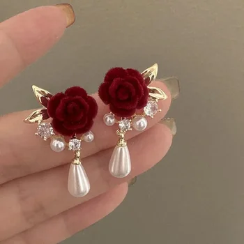 New Wine Red Velvet Rose Pearl Earrings for Women Vintage Red Rose Elegant High-end Studs Earrings Jewelry Accessories серьги 1