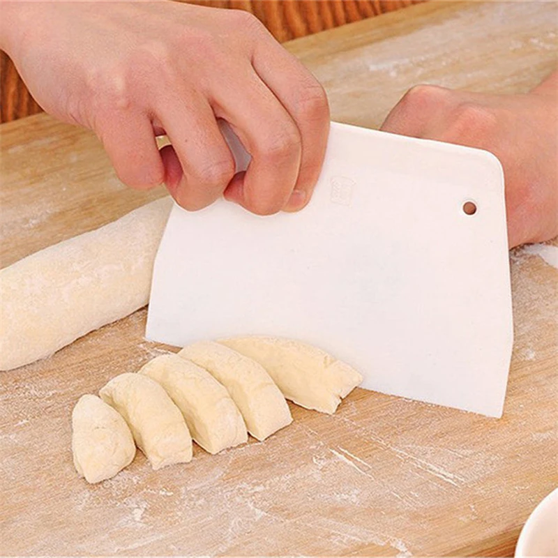 1 Piece Plastic Dough Cake Scraper Regular Smooth Serrated Edge Scraper Knife And High Quality Pastry Cutter