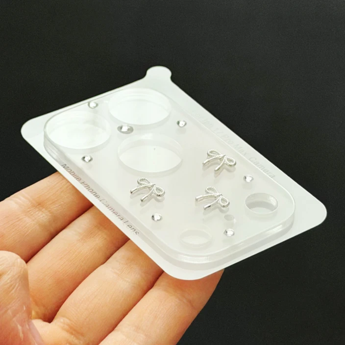 Custodia Protettiva per Fotocamera in Vetro con Design a Fiocco 3D Carino per iPhone 17 Pro Max con Strass, Rigida o Morbida - immagine 5