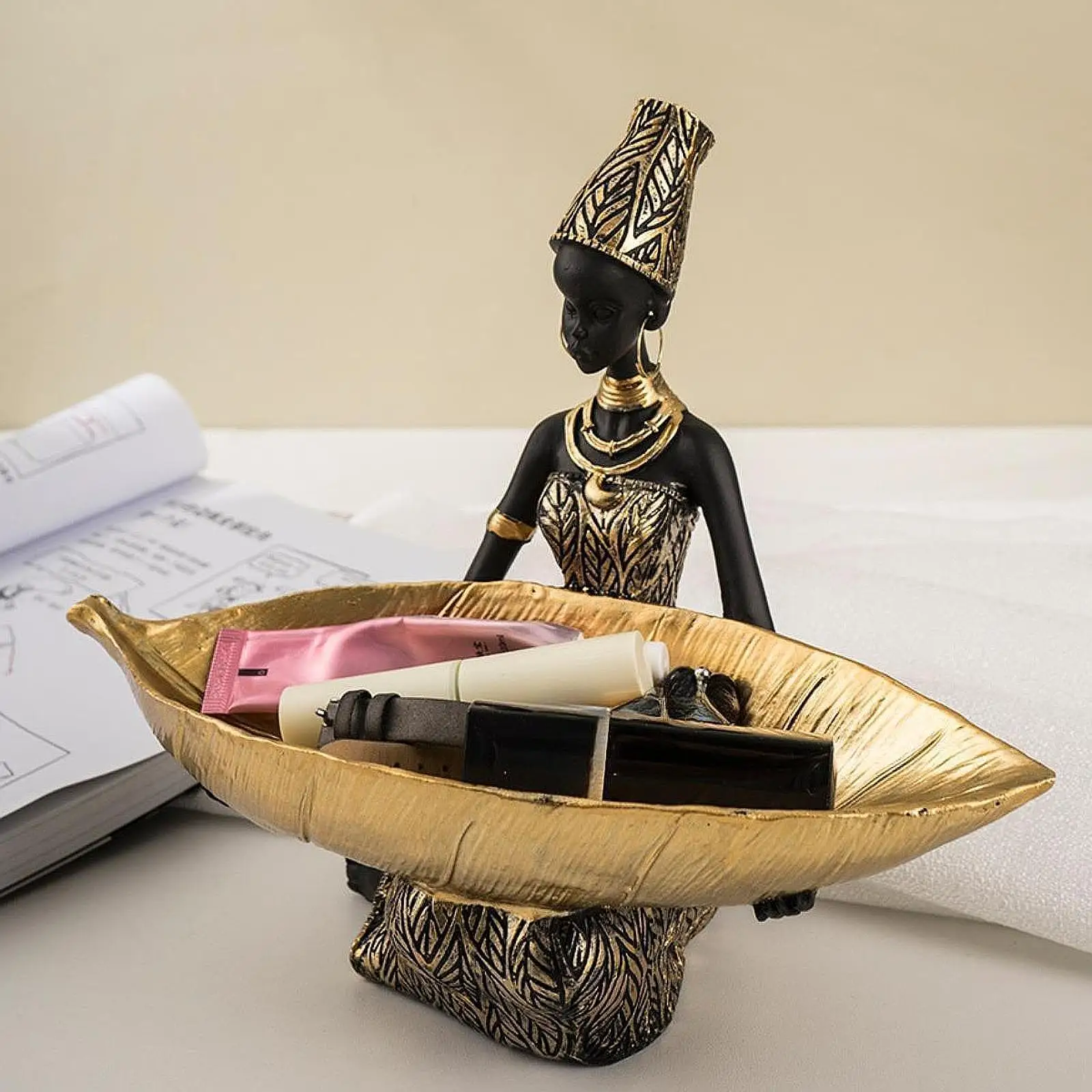 Resin Ornament African Woman Statue with Storage Tray Desk Organizer Key Holder Sundries Container for Bedroom Shelf Hallway