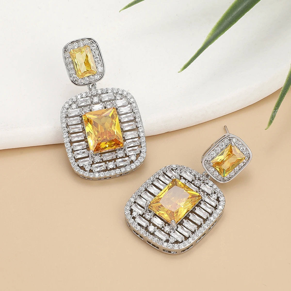 2023 New Elegant Women Earrings Jewelry AAA Cubic Zircon Rectangle Shape Drop Long Dangle Earrings Samrt Party Wedding Jewelry