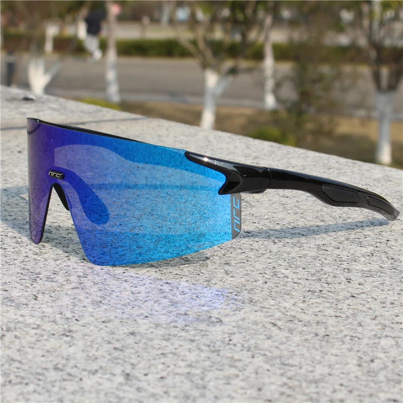 1lens D