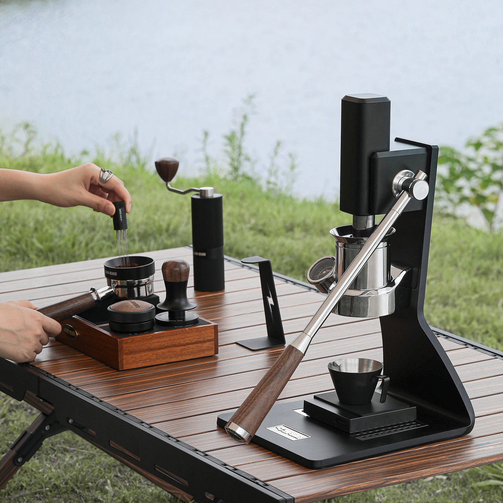 Mountable Manual Espresso Makers : hand-powered espresso maker