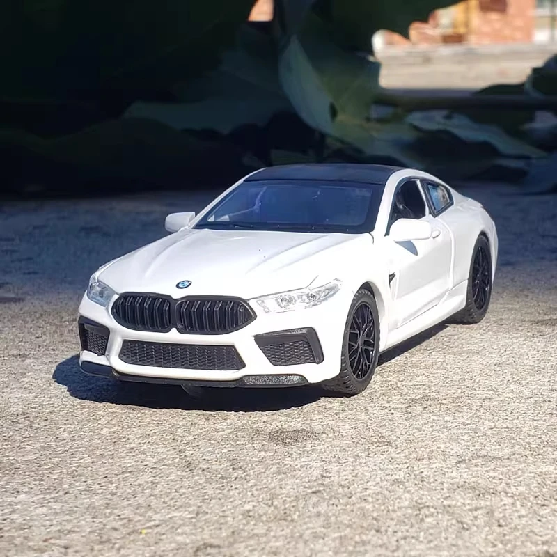 1:32 BMW M8 IM Supercar 시뮬레이션 합금 자동차 모델 다이캐스트 금속 차량 소리와 빛 수집품 어린이 자동차 장난감 선물