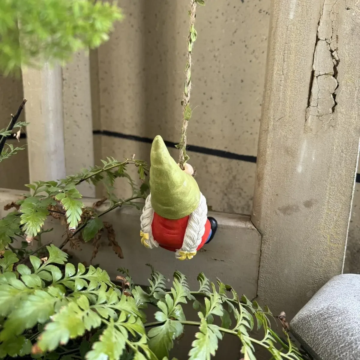 Cute Resin Gnome Pendant for Hanging Cup, Flower Pot, and Home Decor,Flower Pot Landscape Decoration, Outdoor Garden Decora - Image 3